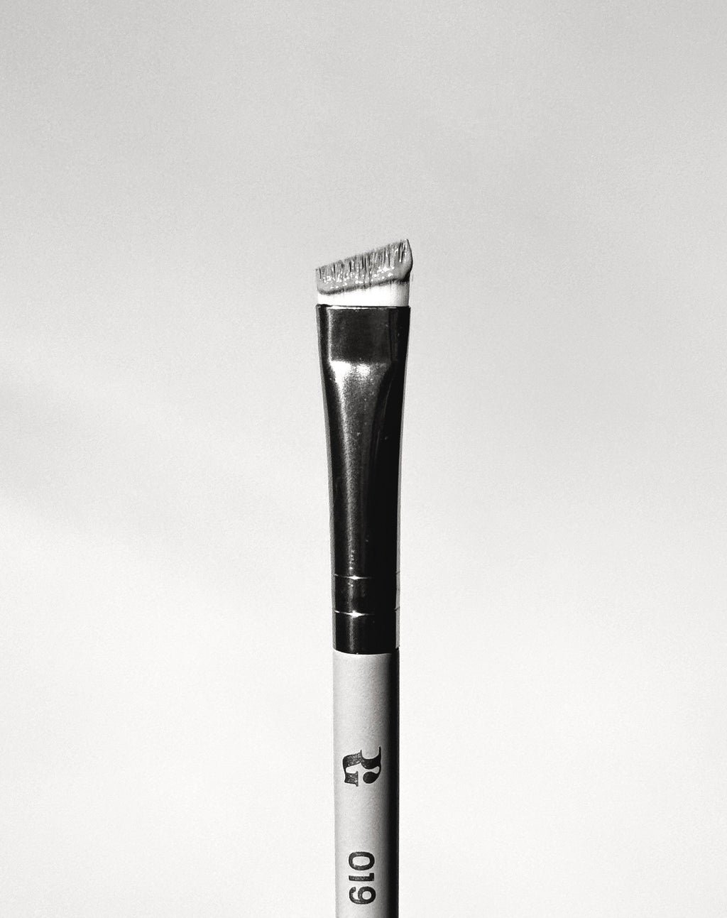 019 The Eyeliner Brush