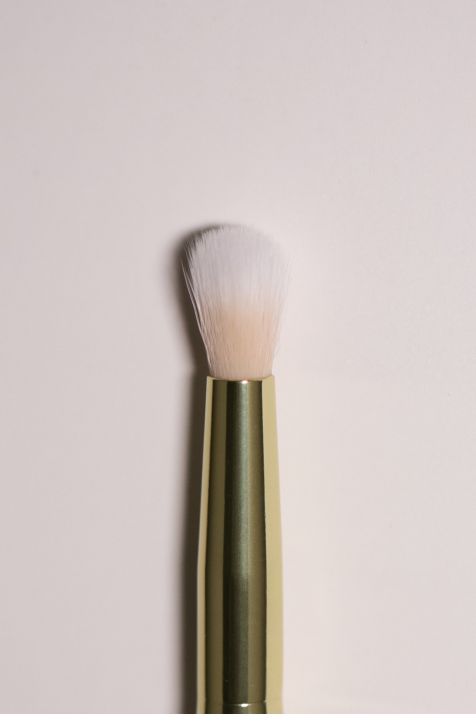Add 012 Large Eyeshadow Brush