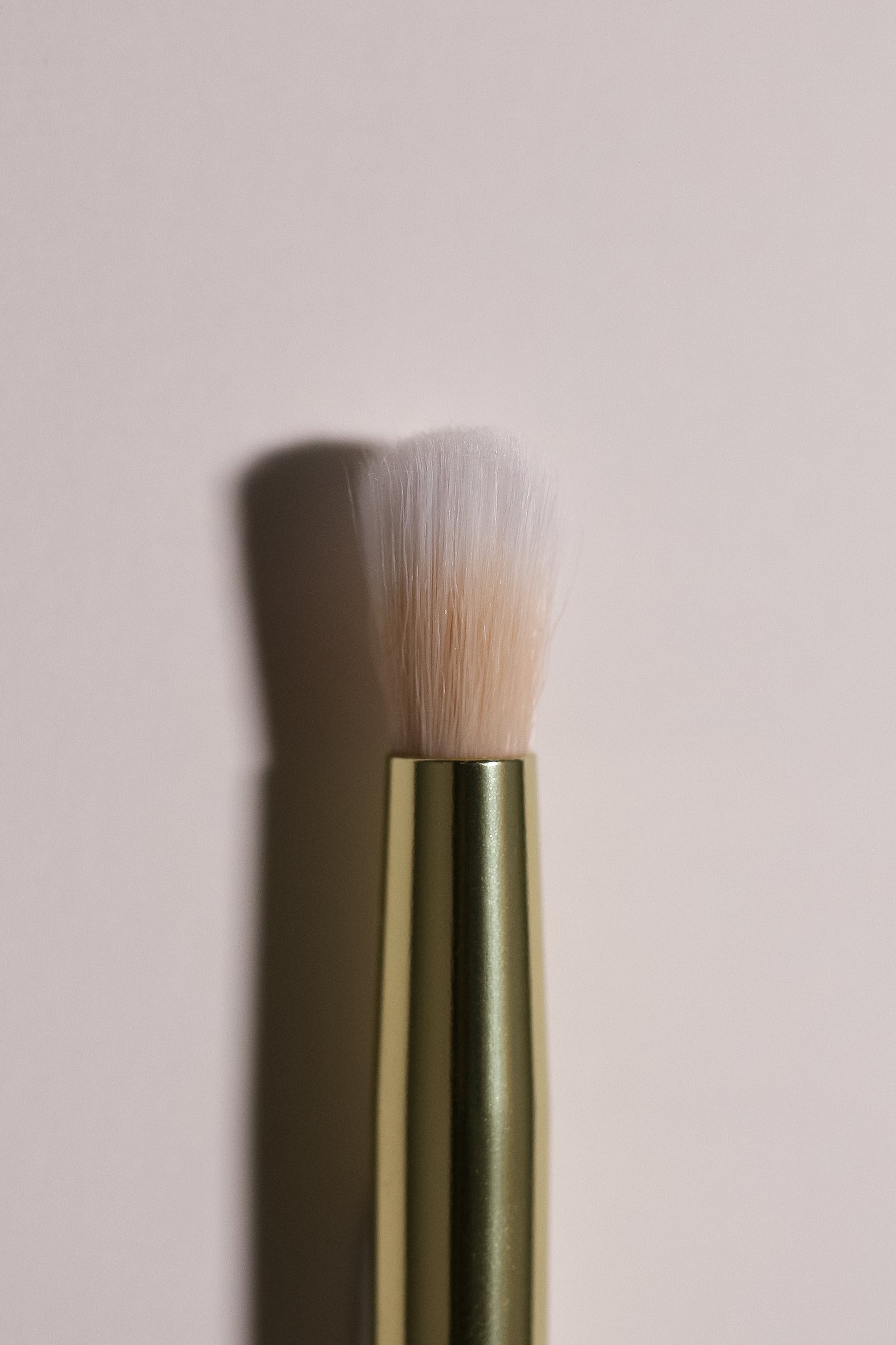 Add 013 Medium Eyeshadow Brush