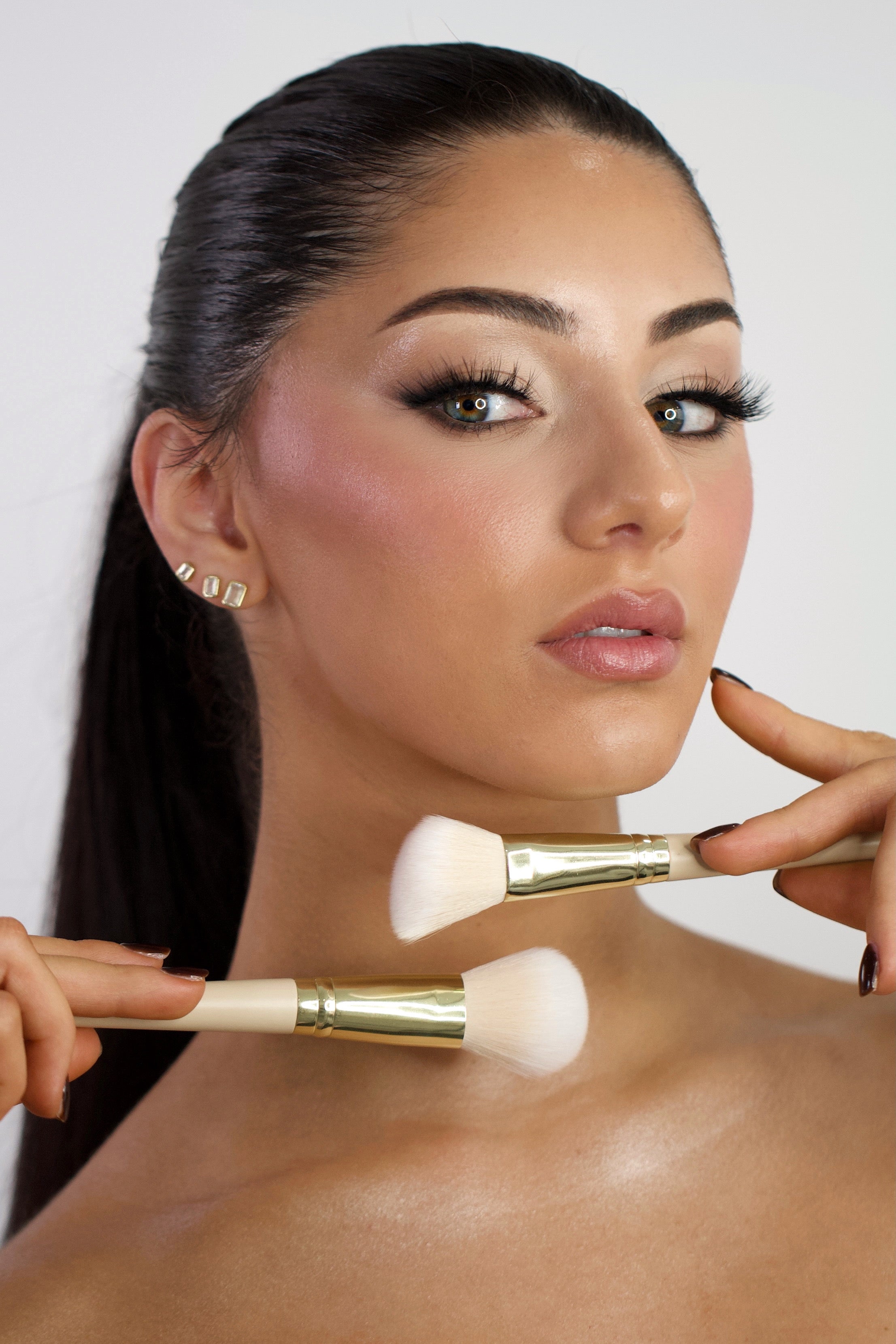 005 Angled Blush + Bronze Brush