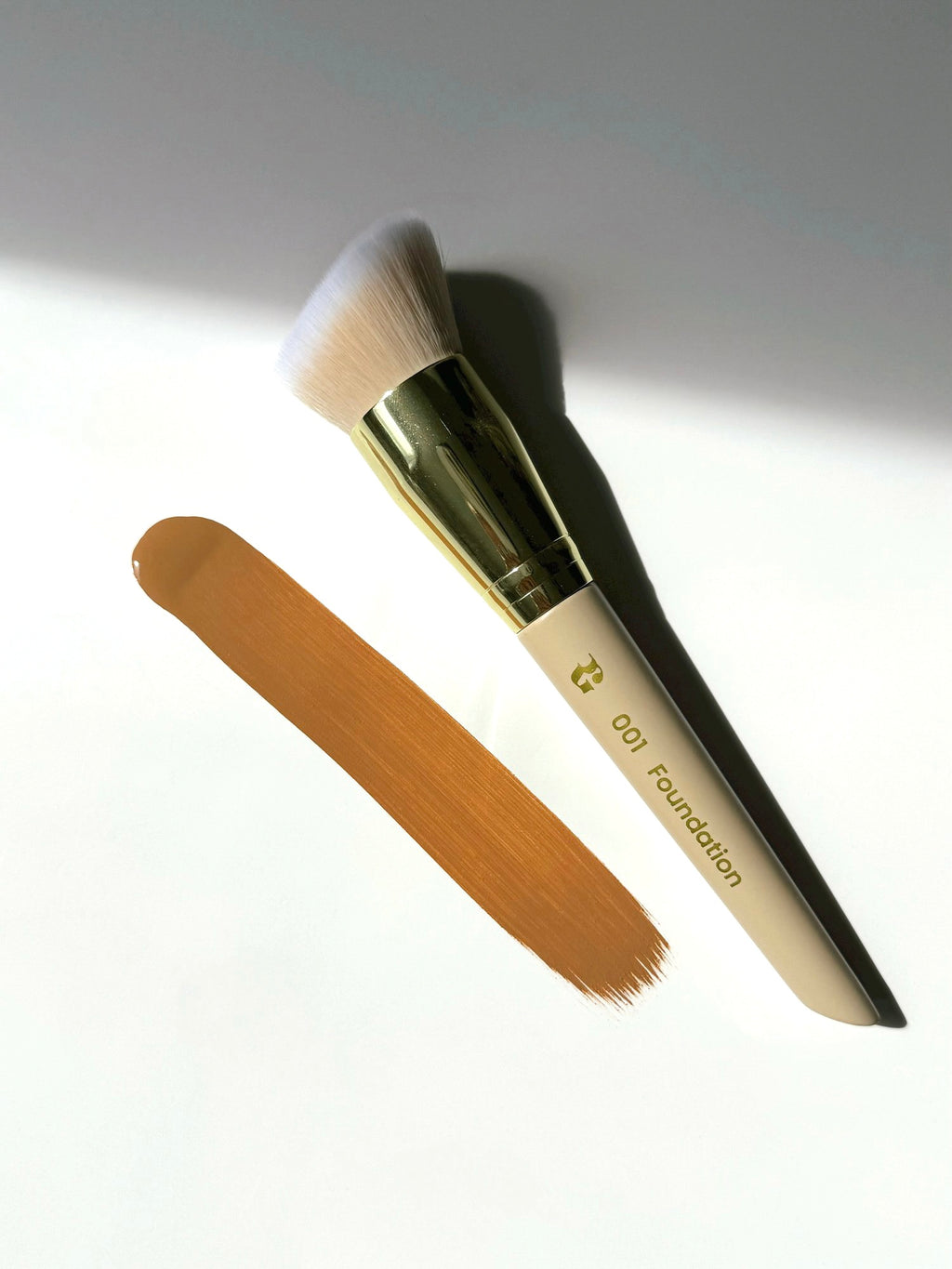 001 The Foundation Brush