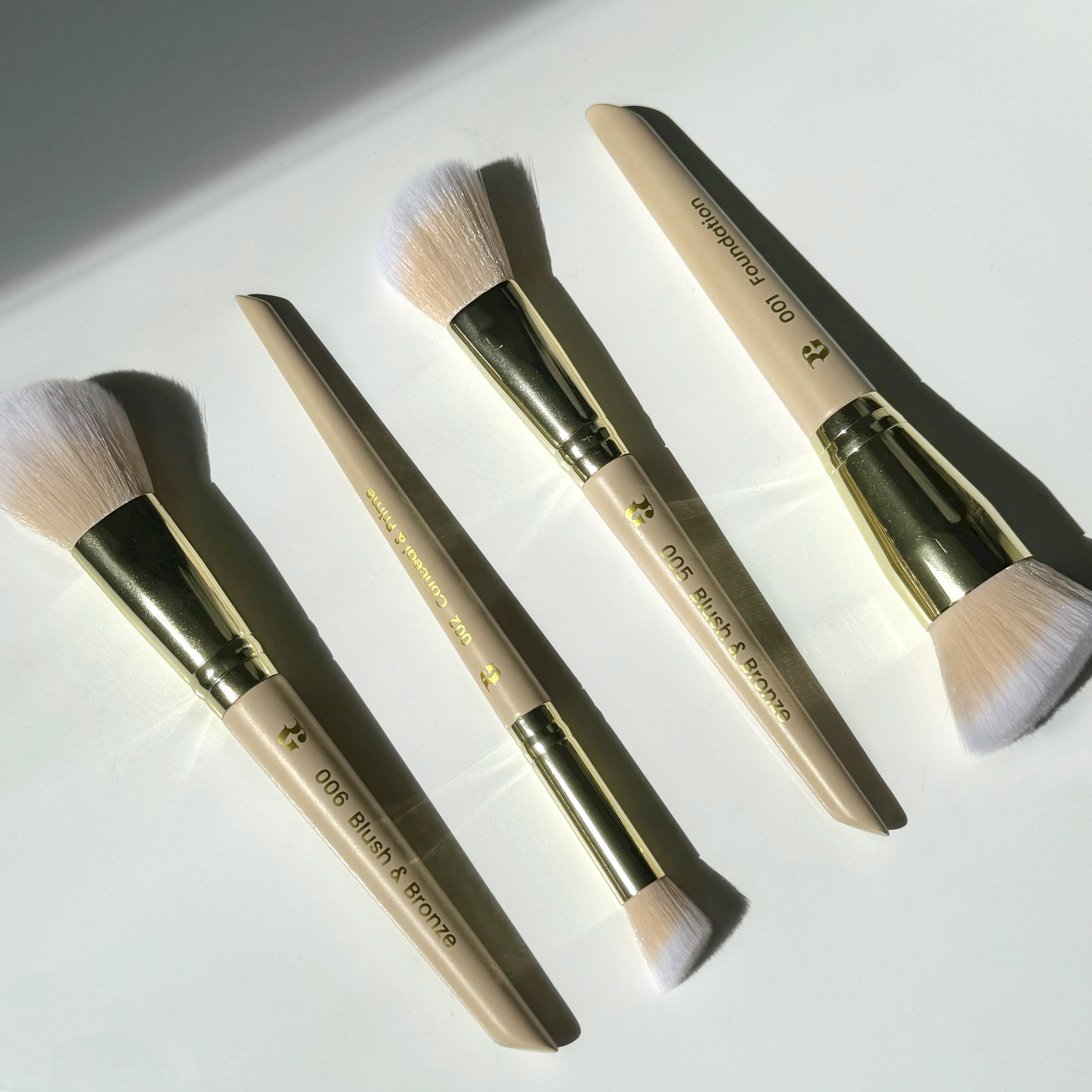 001 The Foundation Brush