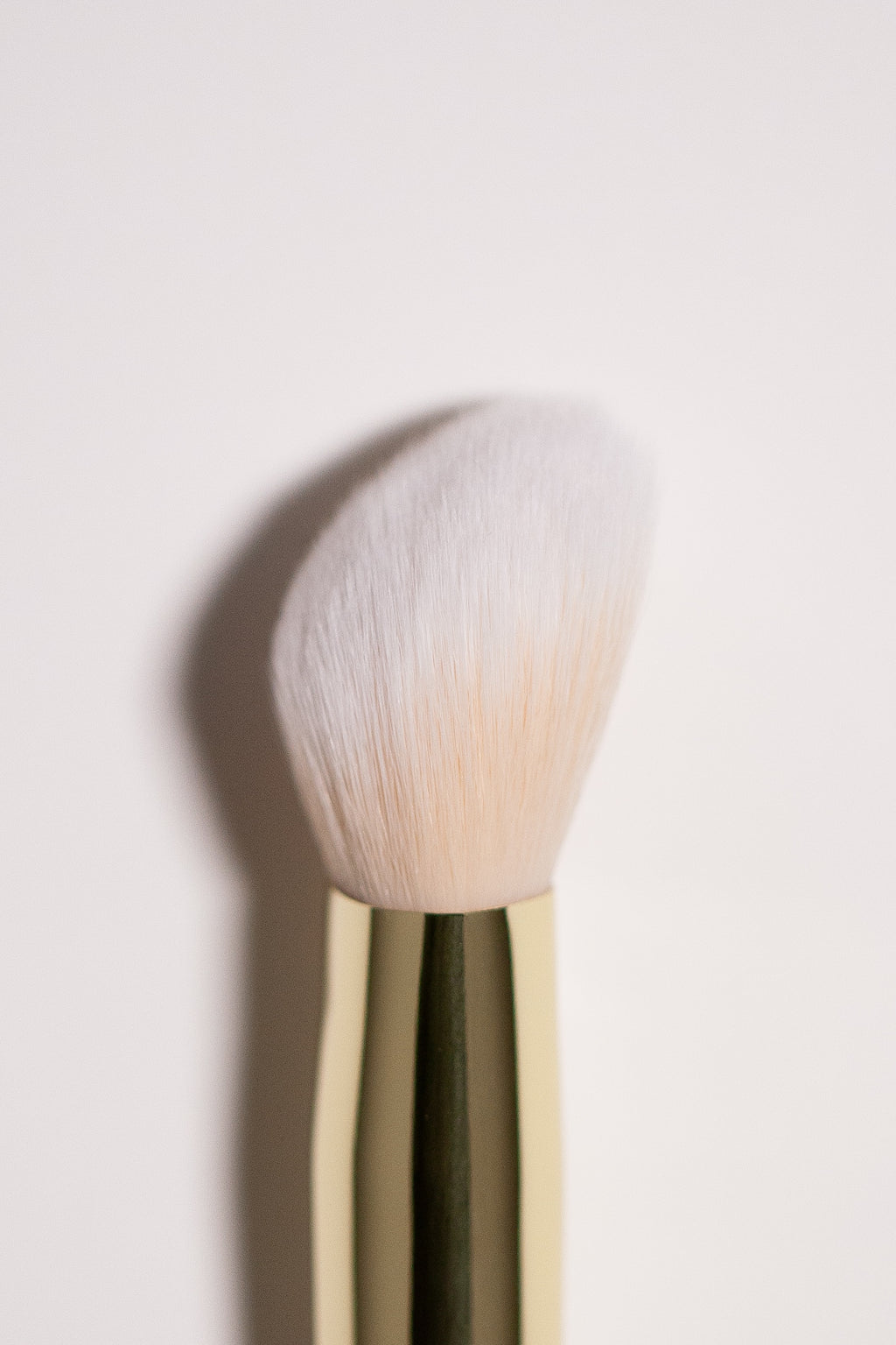 004 Crème + Liquid Brush