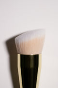 001 The Foundation Brush