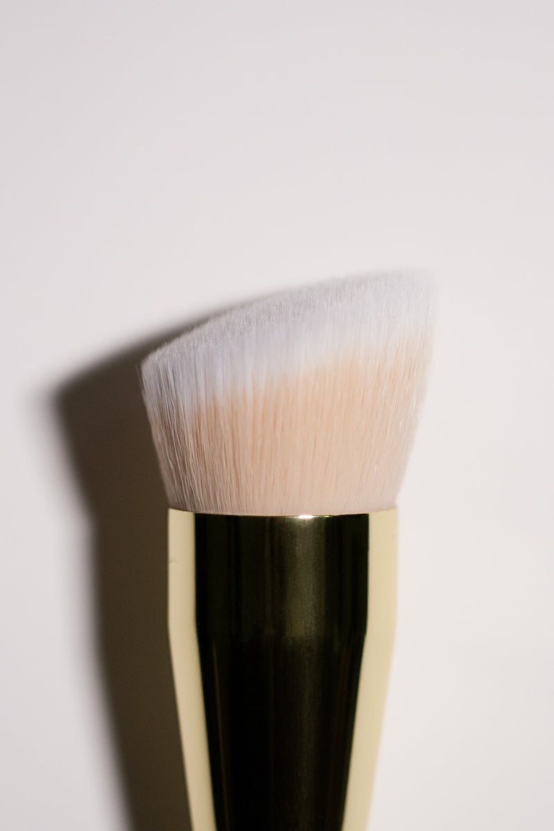 001 The Foundation Brush