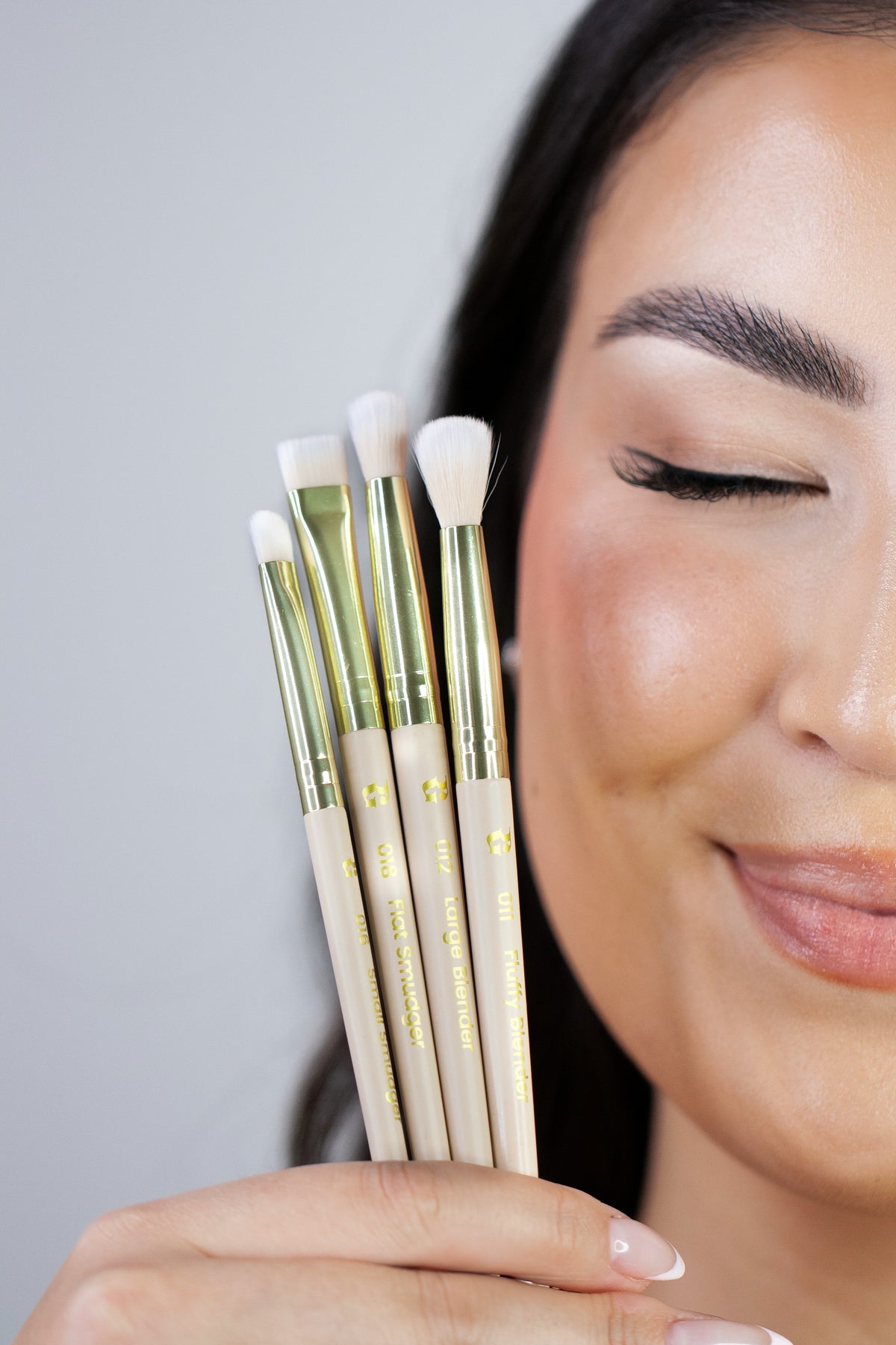 011 Fluffy Eyeshadow Brush