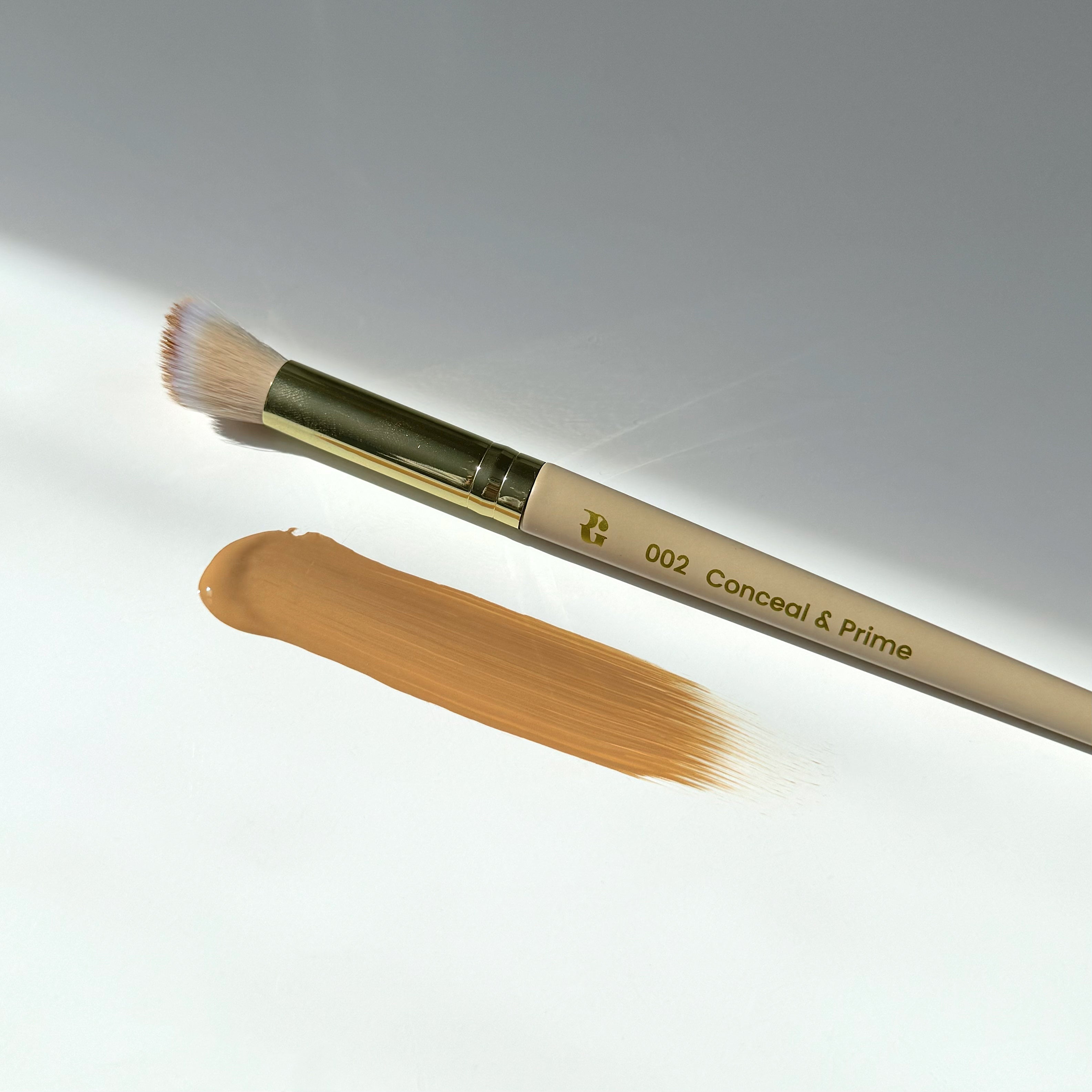 002 Conceal + Prime Brush